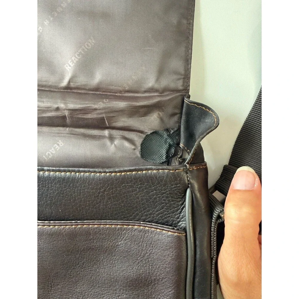 Kenneth Cole Reaction Brown Black Tablet/Messenger Crossbody Bag Leather Unisex